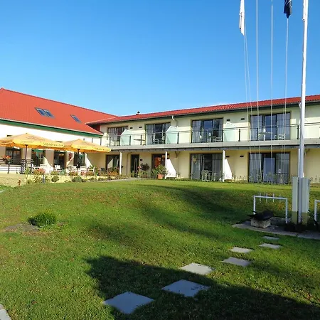 Am Heidensee Aparthotel 4*